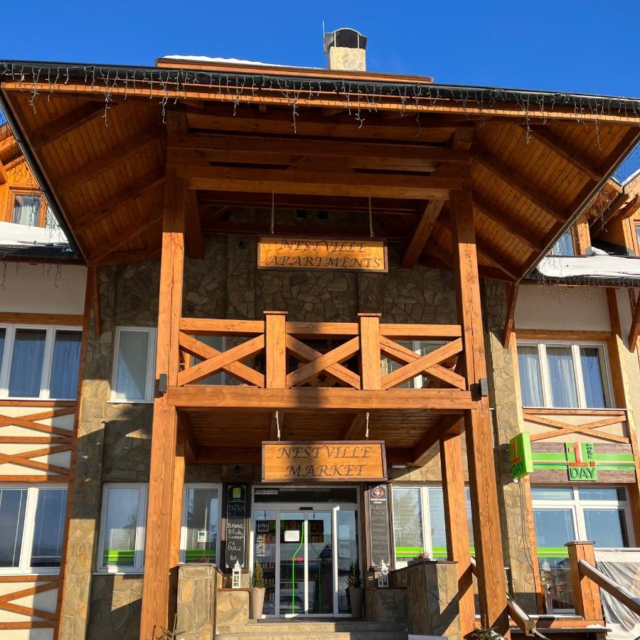 Nestville Apartments Hniezdne Exterior foto